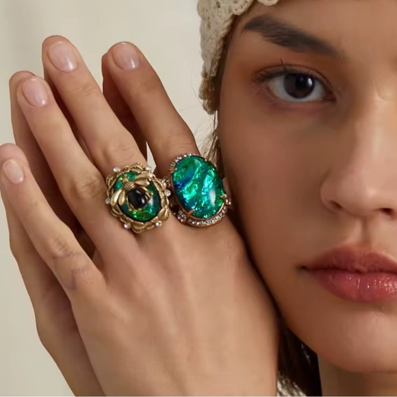 Masterpiece Bee Elegance Antique Brass Ring - Picture 3 of 10